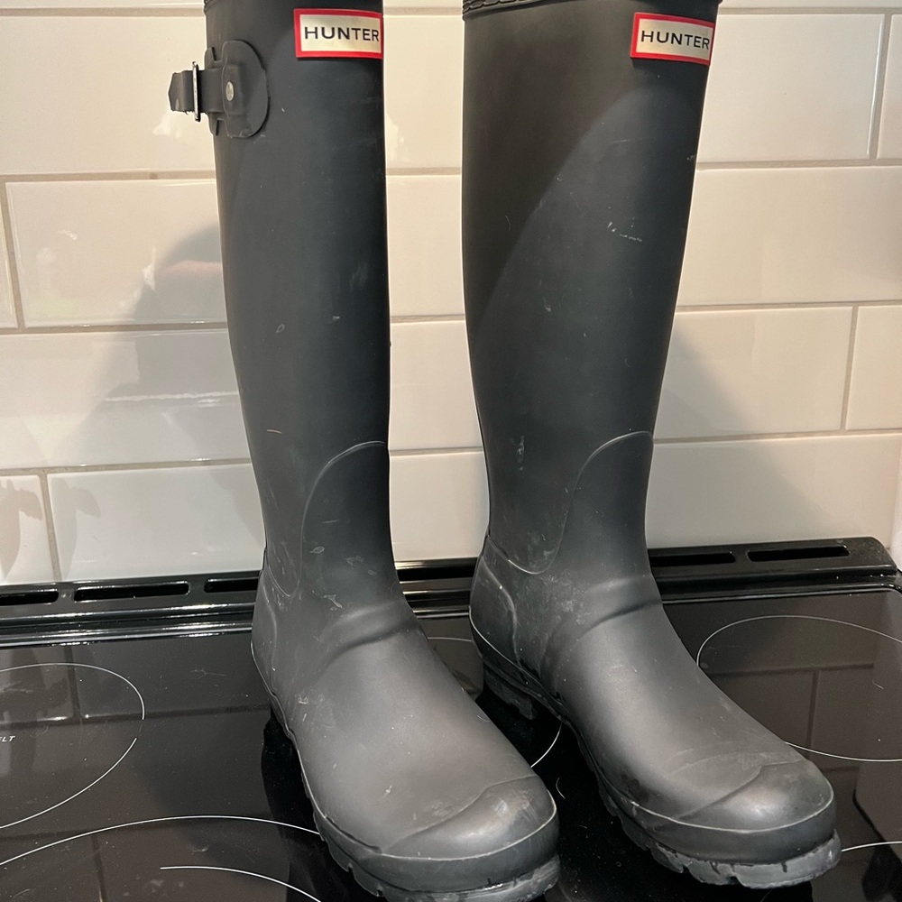 Hunter size 7 rain boots